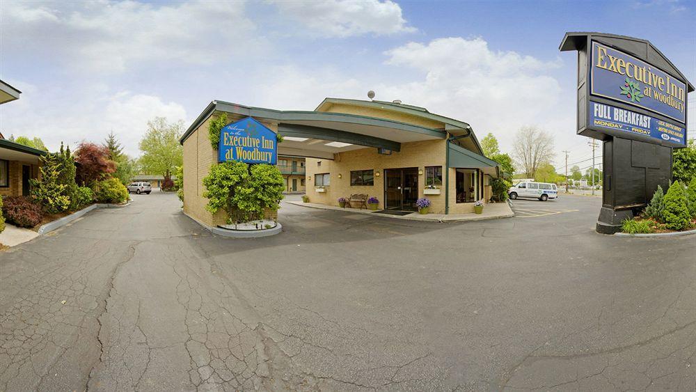 Days By Wyndham Woodbury Long Island