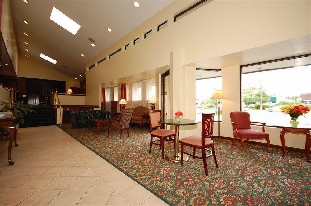 Hotel Days By Wyndham Woodbury Long Island