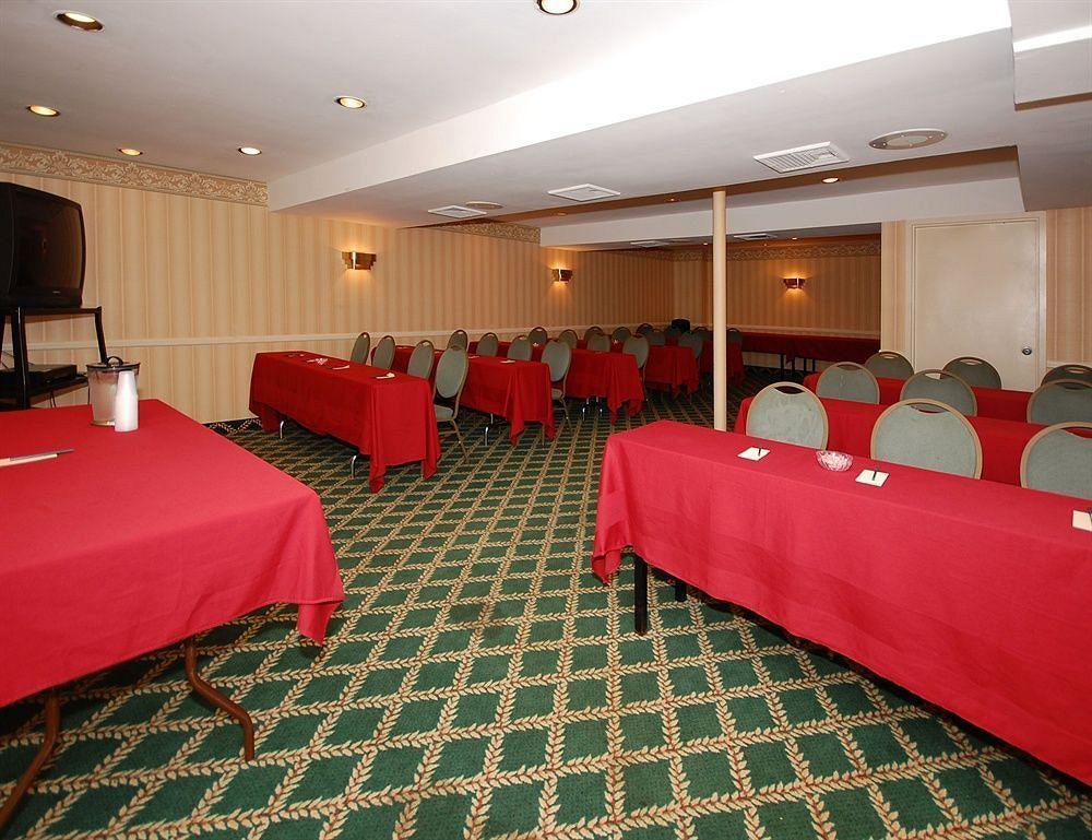Days By Wyndham Woodbury Long Island Hotel 2*