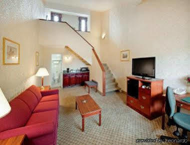 Days By Wyndham Woodbury Long Island Hotel 2*